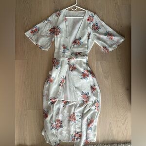 En Creme White Floral Long Sleeve Dress